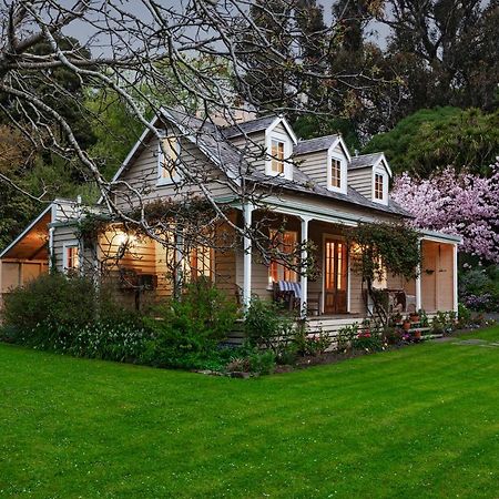 Mill Cottage - Boutique Accommodation And Garden Akaroa Buitenkant foto