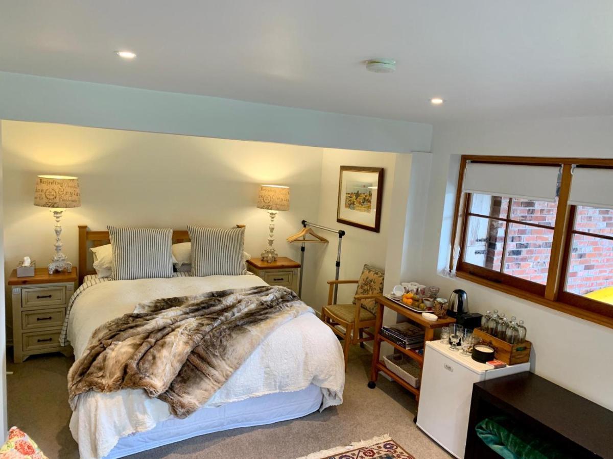 Mill Cottage - Boutique Accommodation And Garden Akaroa Buitenkant foto