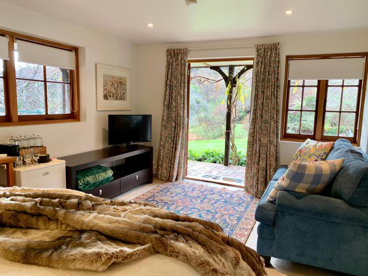 Mill Cottage - Boutique Accommodation And Garden Akaroa Buitenkant foto