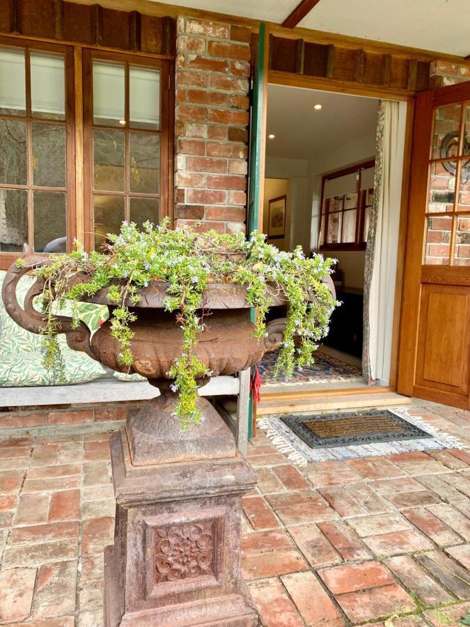 Mill Cottage - Boutique Accommodation And Garden Akaroa Buitenkant foto